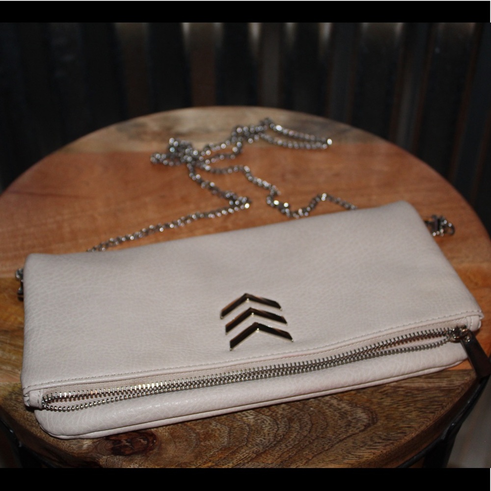 EXPRESS light gray/off white crossbody clutch
